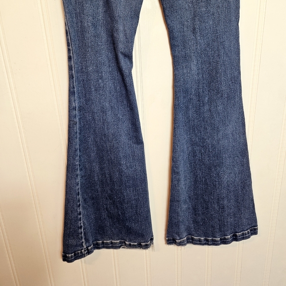 Kancan High Rise Flare Jeans Womens 27 7 Blue Denim Dark Wash Stretchy Boho Chic - Picture 8 of 15
